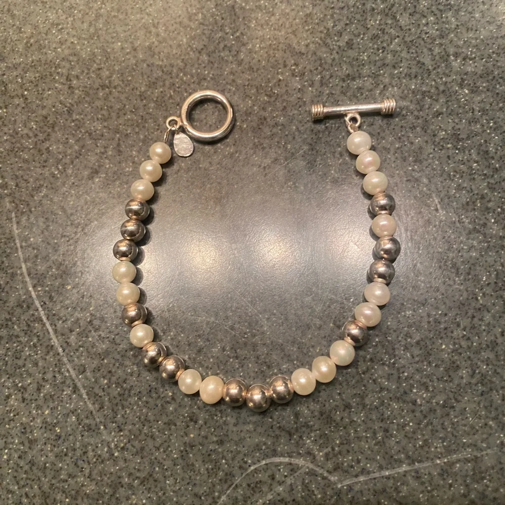 Silpada Pearl and sterling silver bead bracelet with toggle clasp - Picture 2 of 2